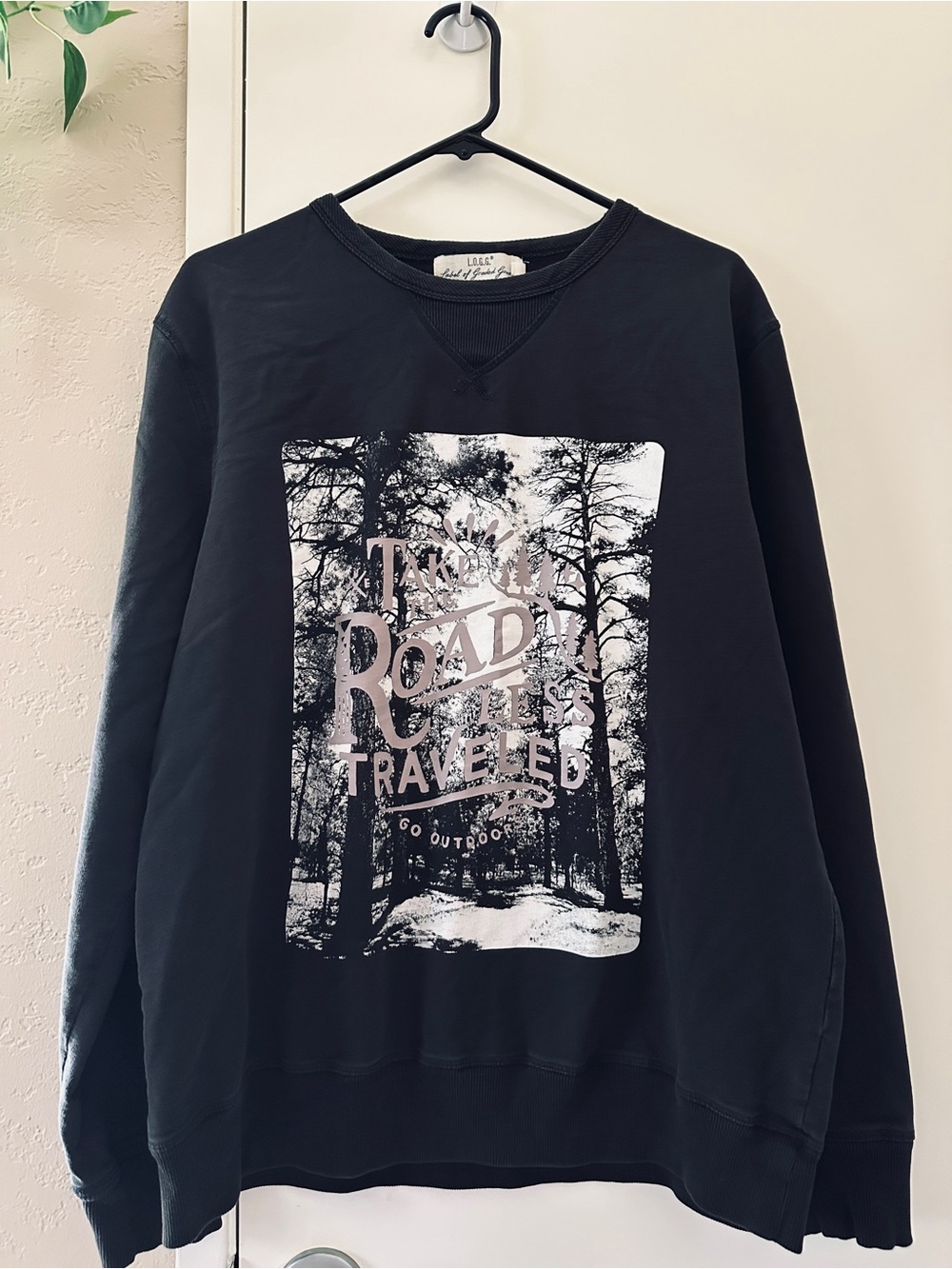 H&M L.O.G.G. Men’s Pullover Sweatshirt Size Large with Forest Road Less Traveled